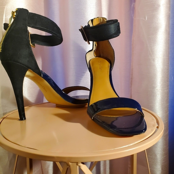 Calvin Klein Vivian Platform Sandal - Picture 14 of 14